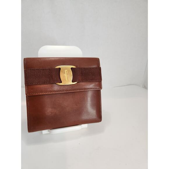 VINTAGE Salvatore Ferragamo‎ Vara brown Kisslock Trifold Wallet Gold hardware